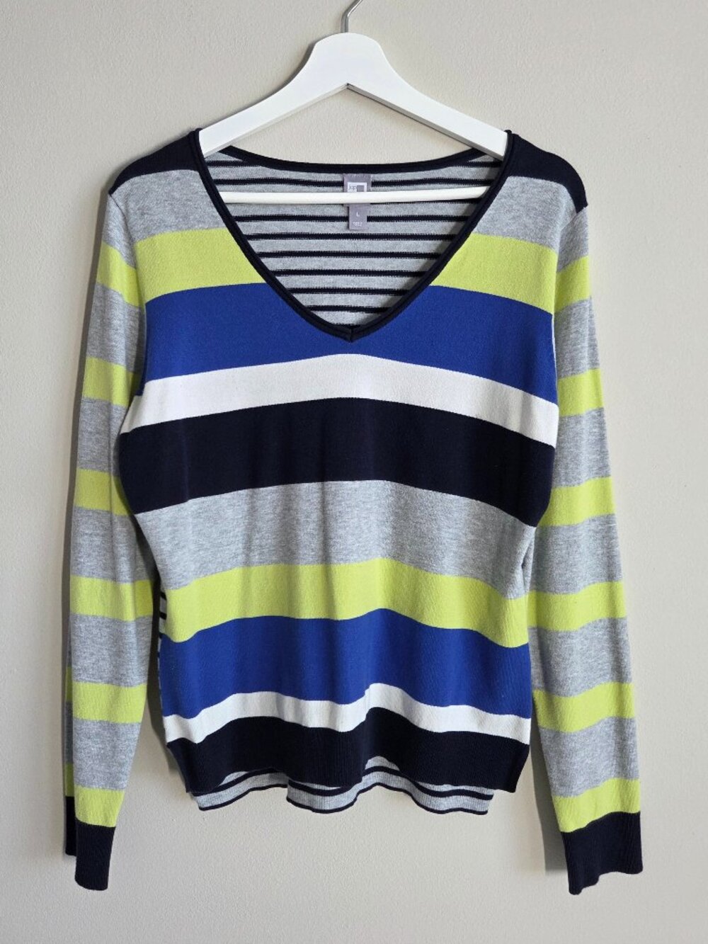 Vintage Y2K Striped V Neck Top